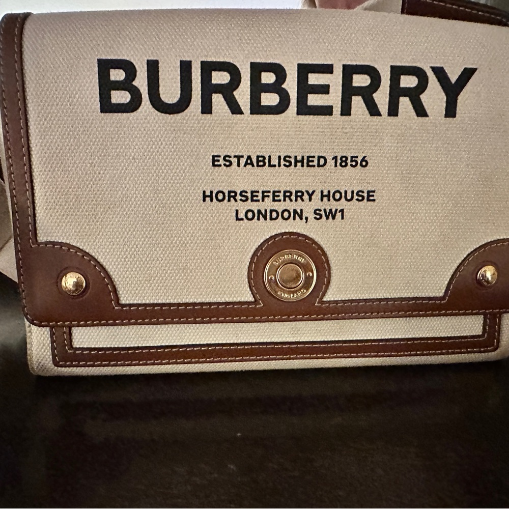 Burberry Cross body purse